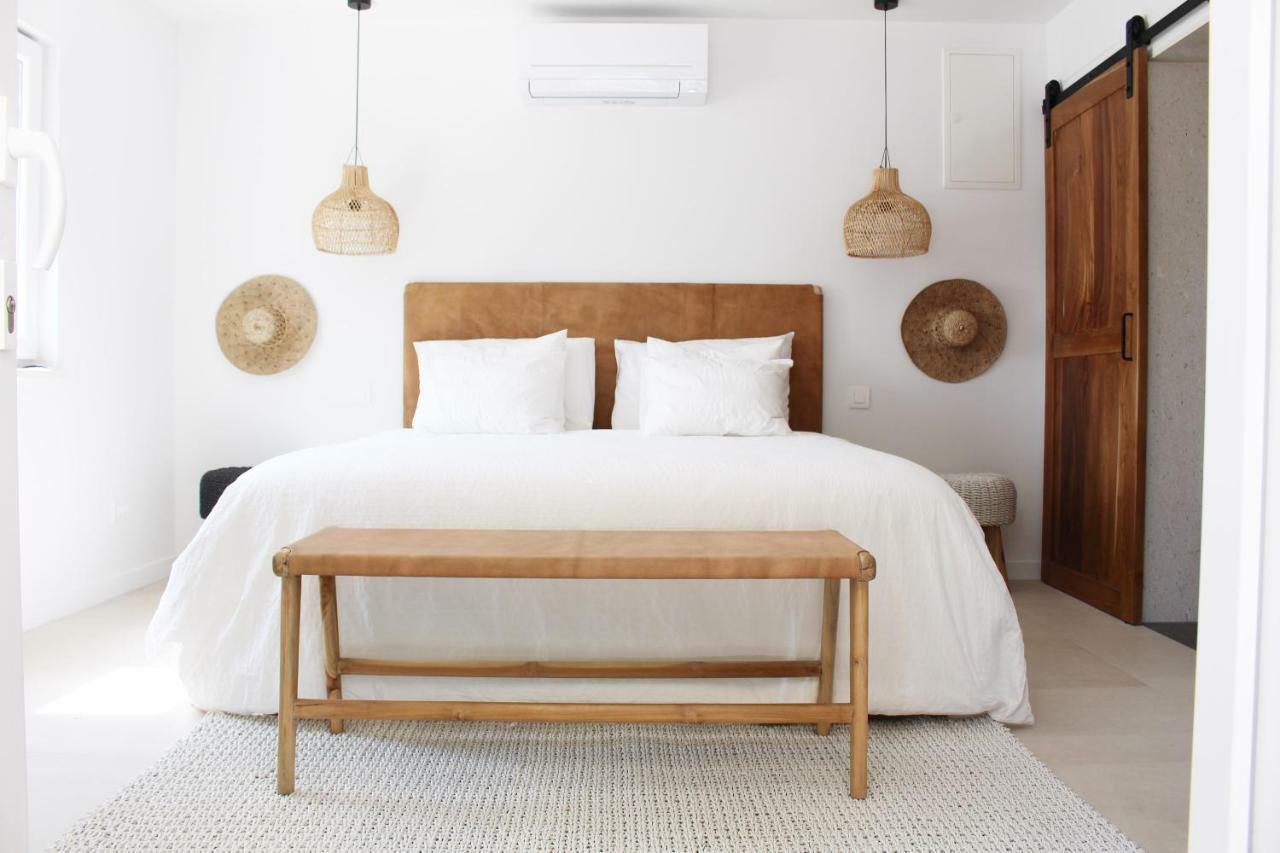 Luxury Family Beach Front Villa - Sunday Beach House 슬라티네 외부 사진