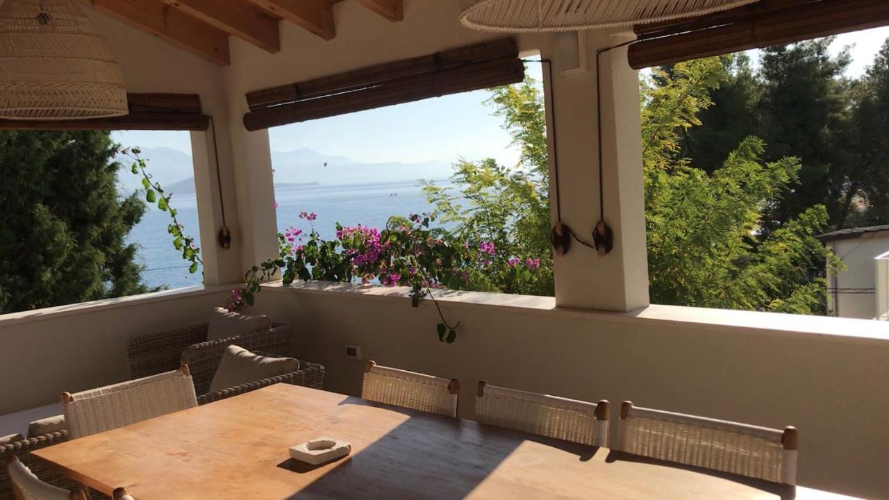 Luxury Family Beach Front Villa - Sunday Beach House 슬라티네 외부 사진